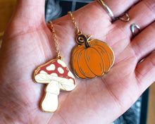 Load image into Gallery viewer, Chain Bookmark - Pumpkin & Toadstool