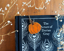 Load image into Gallery viewer, Chain Bookmark - Pumpkin & Toadstool