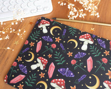 Afbeelding in Gallery-weergave laden, Woodland Magic Mouse Pad